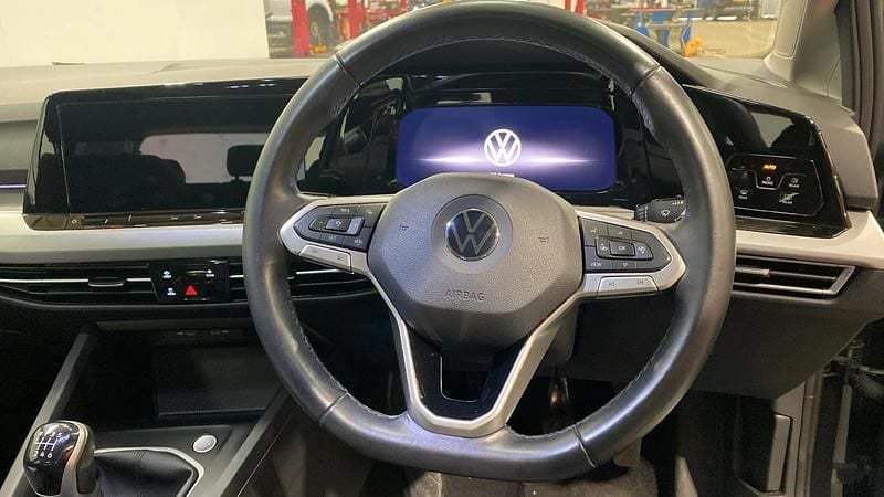 Used VW Golf VIII Life 130 HP (95 kW) 2023 Grey Hatchback