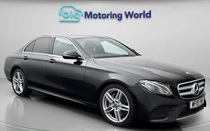 Usado Mercedes E220 AMG line 194 CV (142 kW) 2019 Berlina