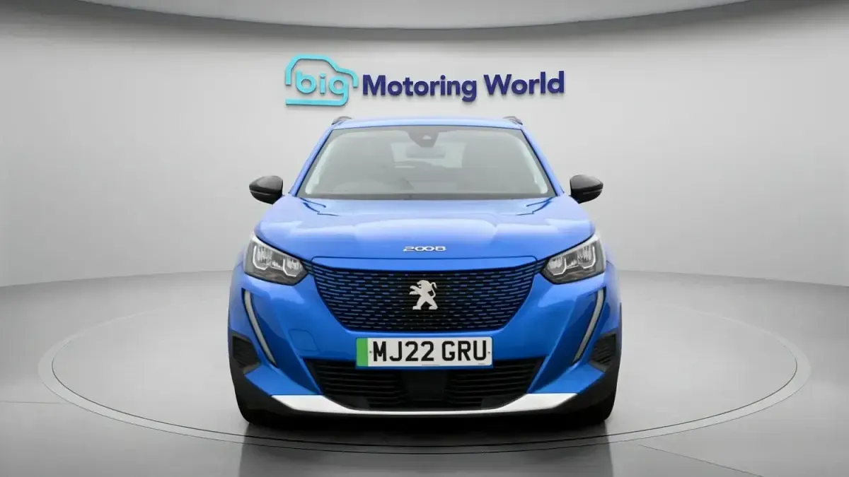 Used Peugeot e-2008 Allure Premium 100 kW (136 HP) 2022 Blue SUV