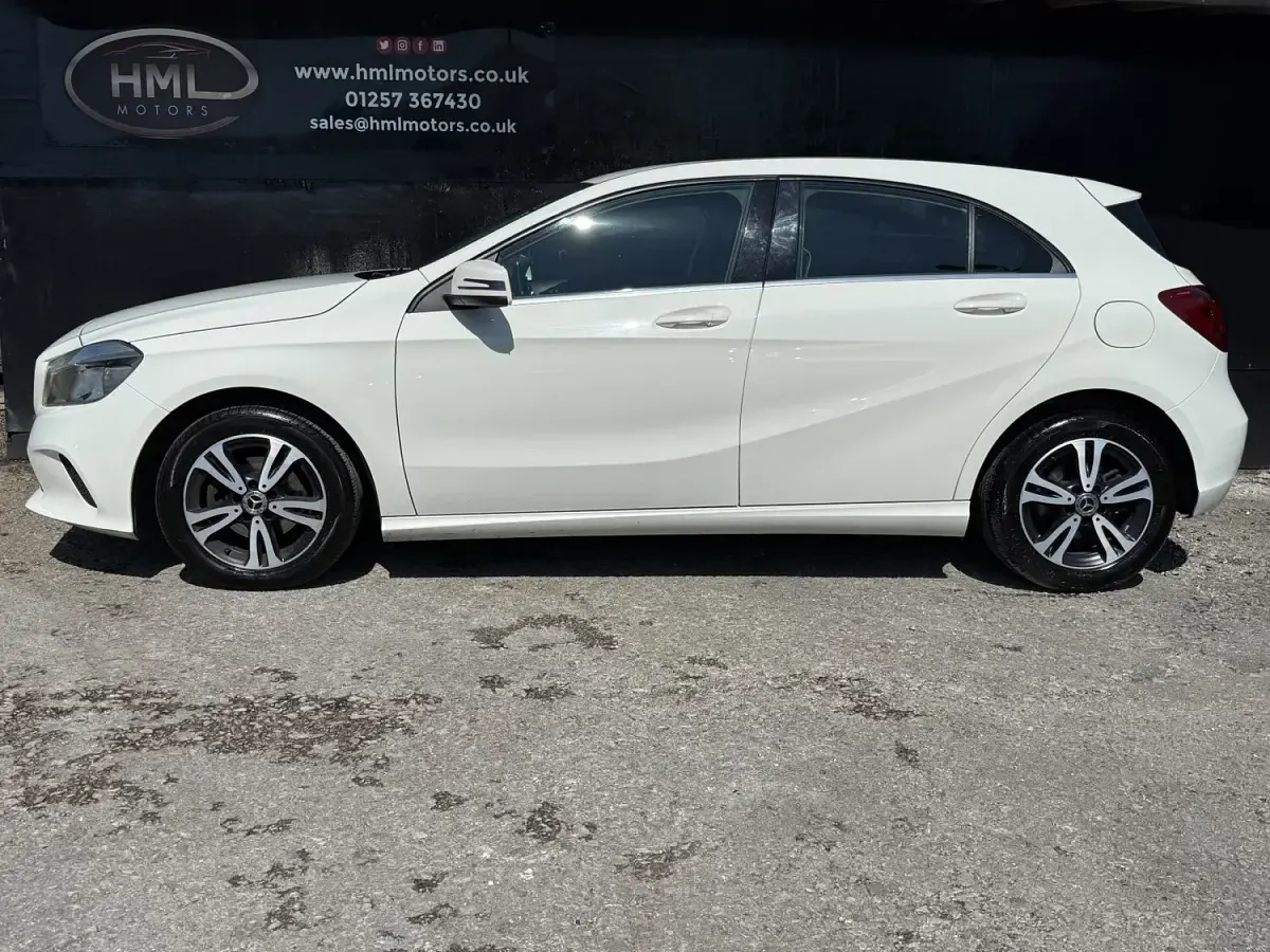 Used Mercedes A180 SE 109 HP (80 kW) 2017 White Hatchback