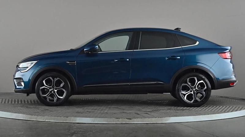 Begagnad Renault Arkana Version S 142 HK (104 kW) 2022 Blå SUV