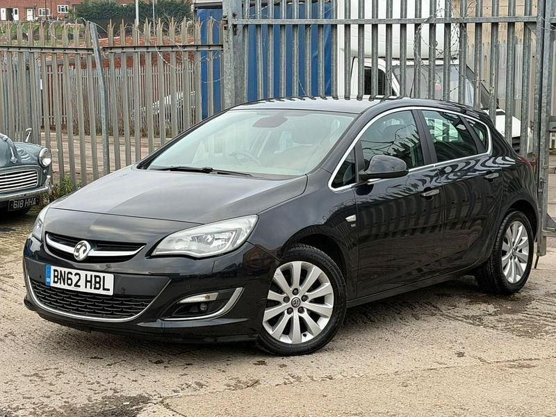 Used Vauxhall Astra 165 HP (121 kW) 2013 Black Hatchback