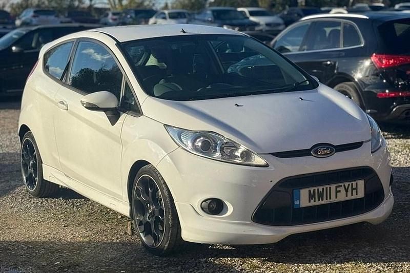 White Used 2011 Ford Fiesta Zetec Hatchback | £2,995 (Fair price) - Image 1/1