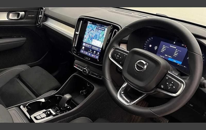 Used Volvo XC40 Ultra 163 HP (119 kW) 2025 Aurora silver SUV