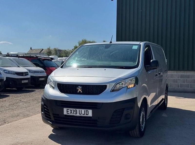 Used Peugeot Expert 120 HP (88 kW) 2019 Silver Van