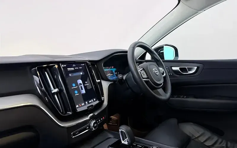Used Volvo XC60 Plus 197 HP (144 kW) 2022 Blue SUV