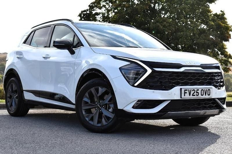 White Used 2025 Kia Sportage 2 SUV | £32,886 (A bit pricey) - Image 1/3