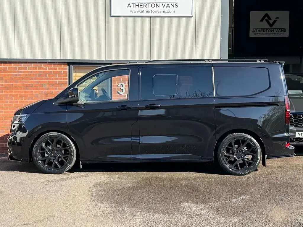 Ny VW Transporter Pro 2026 Svart Van