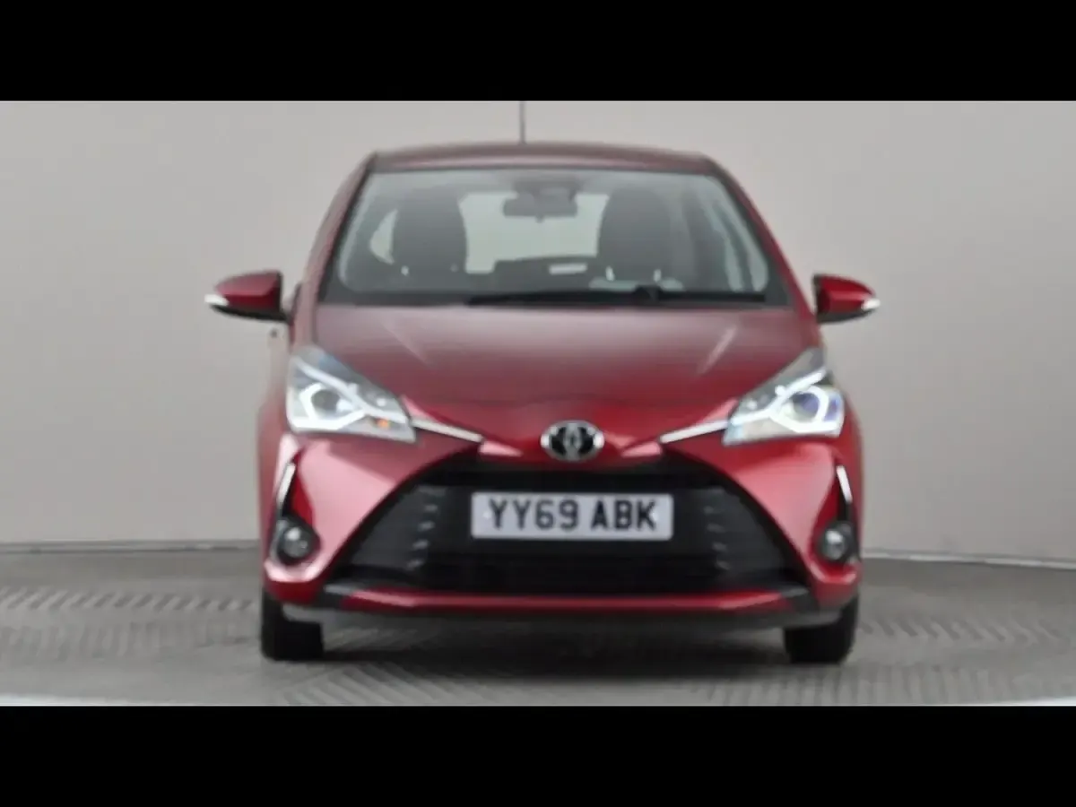 Used Toyota Yaris 111 HP (81 kW) 2019 Red Hatchback