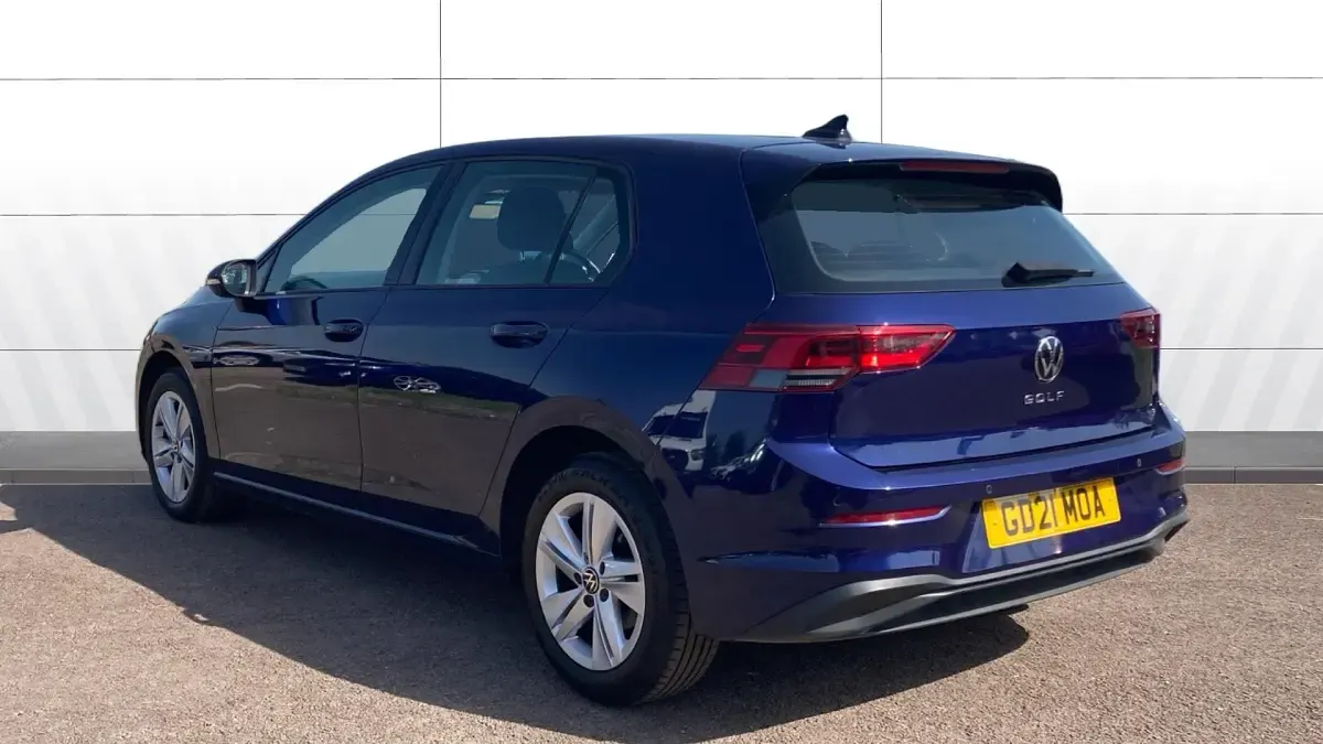 Used VW Golf VIII Life 115 HP (84 kW) 2021 Blue Hatchback