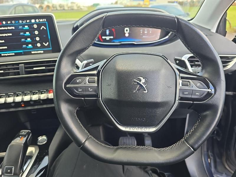 Used Peugeot 5008 Allure 129 HP (94 kW) 2019 Blue MPV