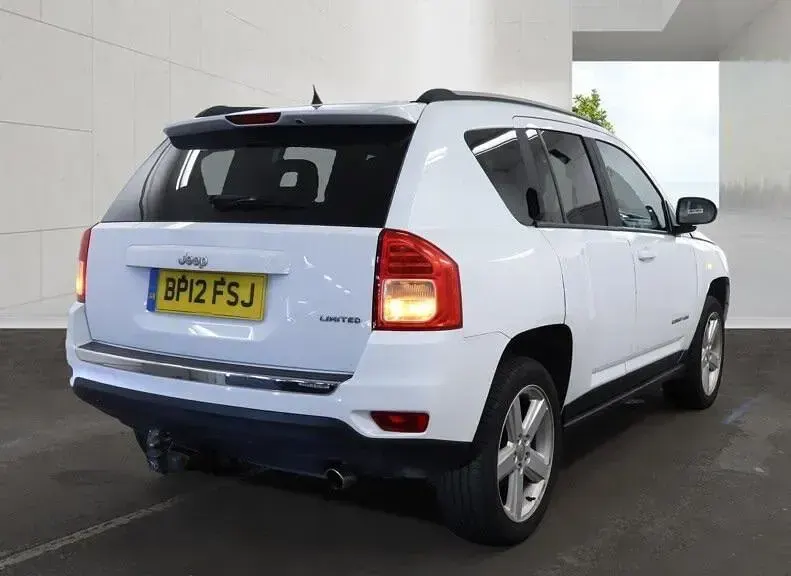 Used Jeep Compass Limited 172 HP (126 kW) 2012 White SUV