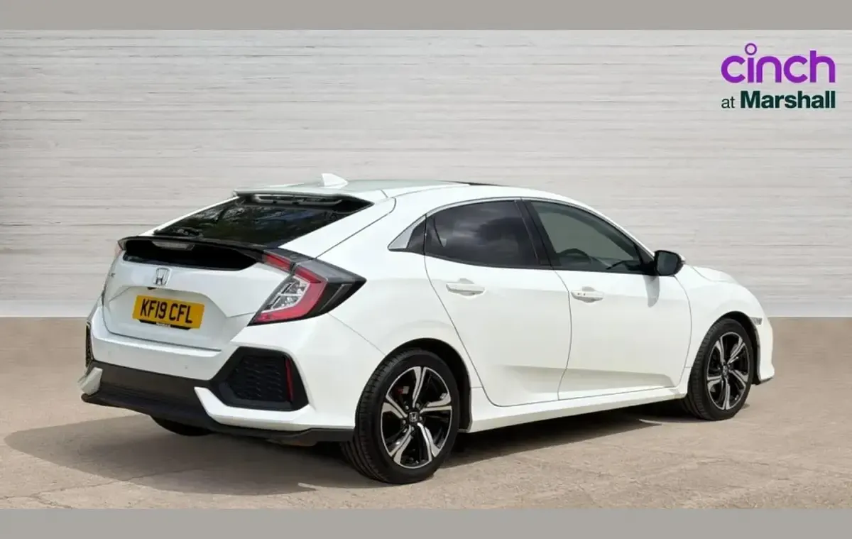 Used Honda Civic EX 129 HP (94 kW) 2019 White Hatchback