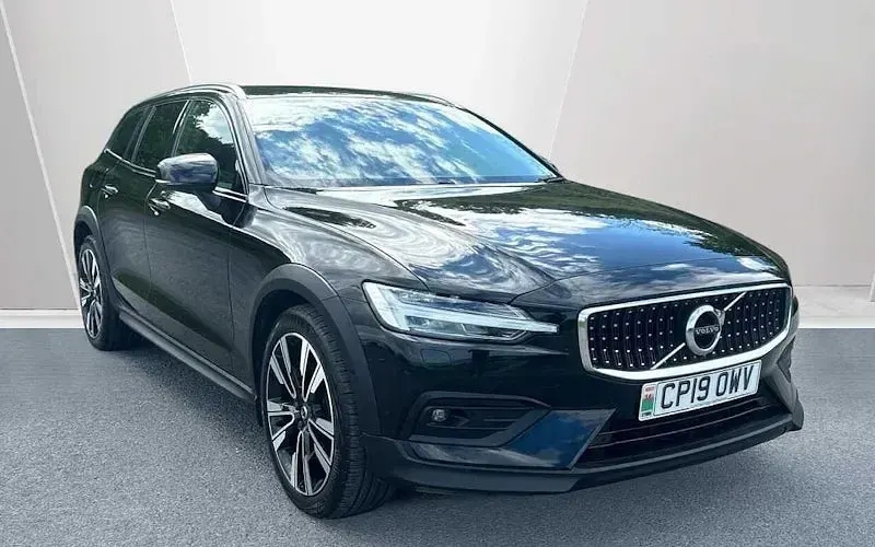 Używany Volvo V60 CC 190 KM (139 kW) 2019 Kombi