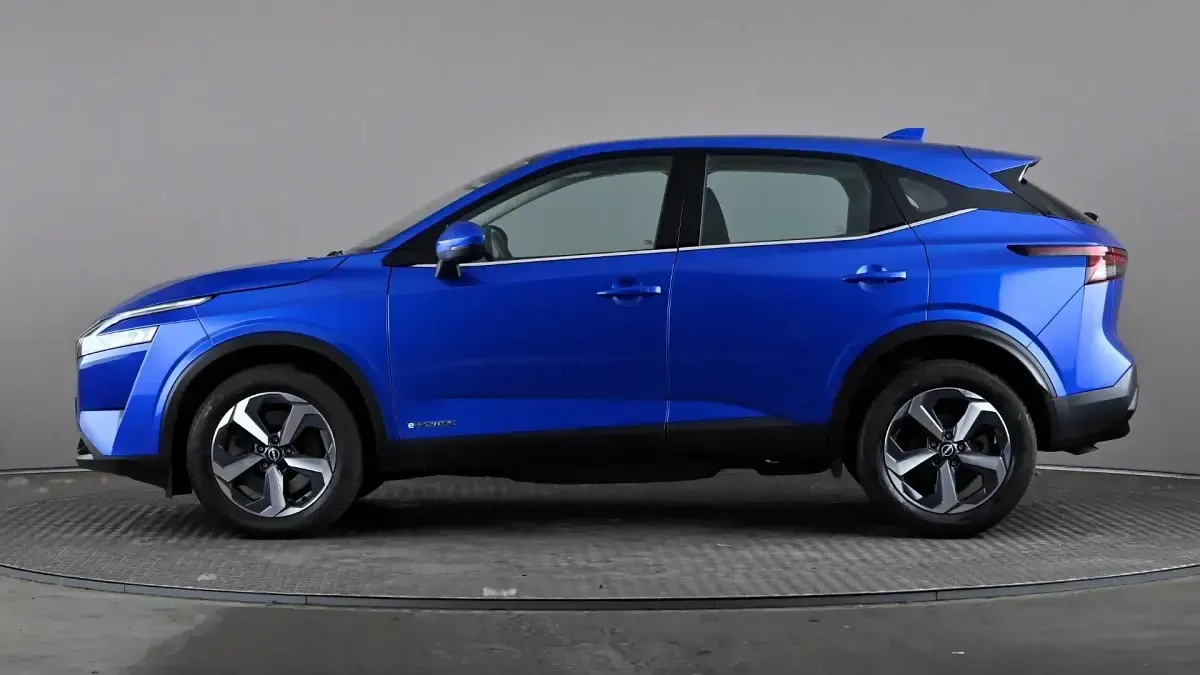 Second-hand Nissan Qashqai Acenta Premium 190 CP (139 kW) 2024 Albastru SUV