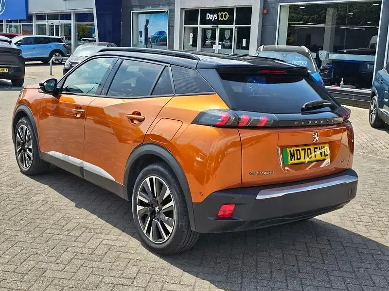 Used Peugeot e-2008 Premium 100 kW (136 HP) 2021 Orange SUV