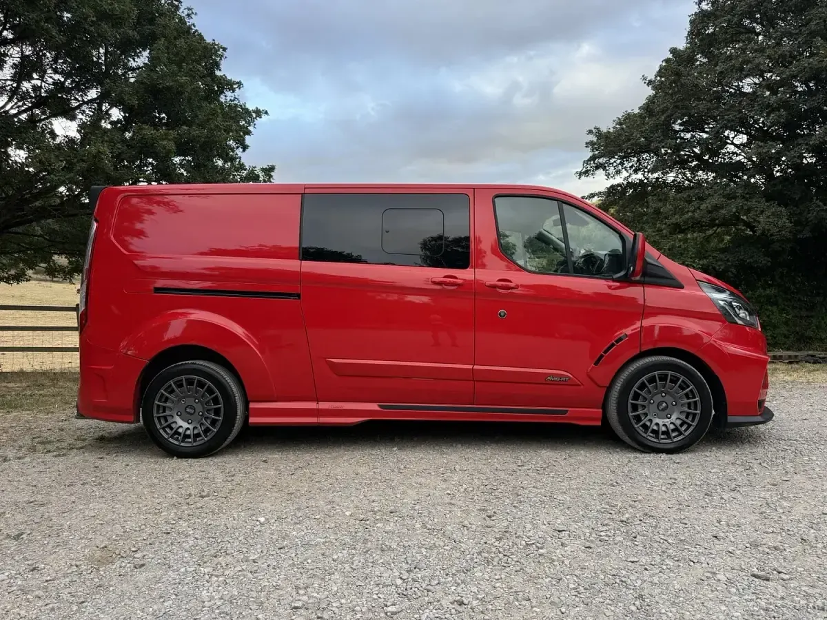 Used Ford Transit Custom Limited 170 HP (125 kW) 2022 Red Van