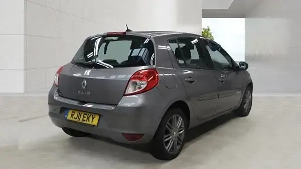Used Renault Clio II Dynamique 2011 Grey Hatchback