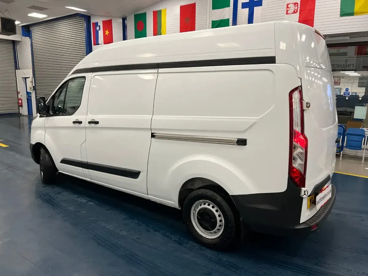Used Ford Transit Custom 130 HP (95 kW) 2017 White Van