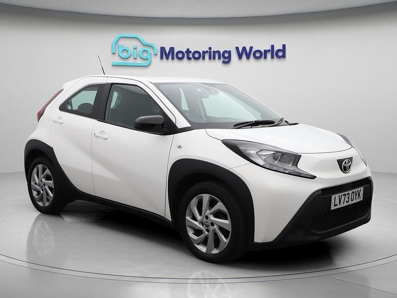 White Used 2023 Toyota Aygo X PURE SUV | £11,600 - Image 1/4