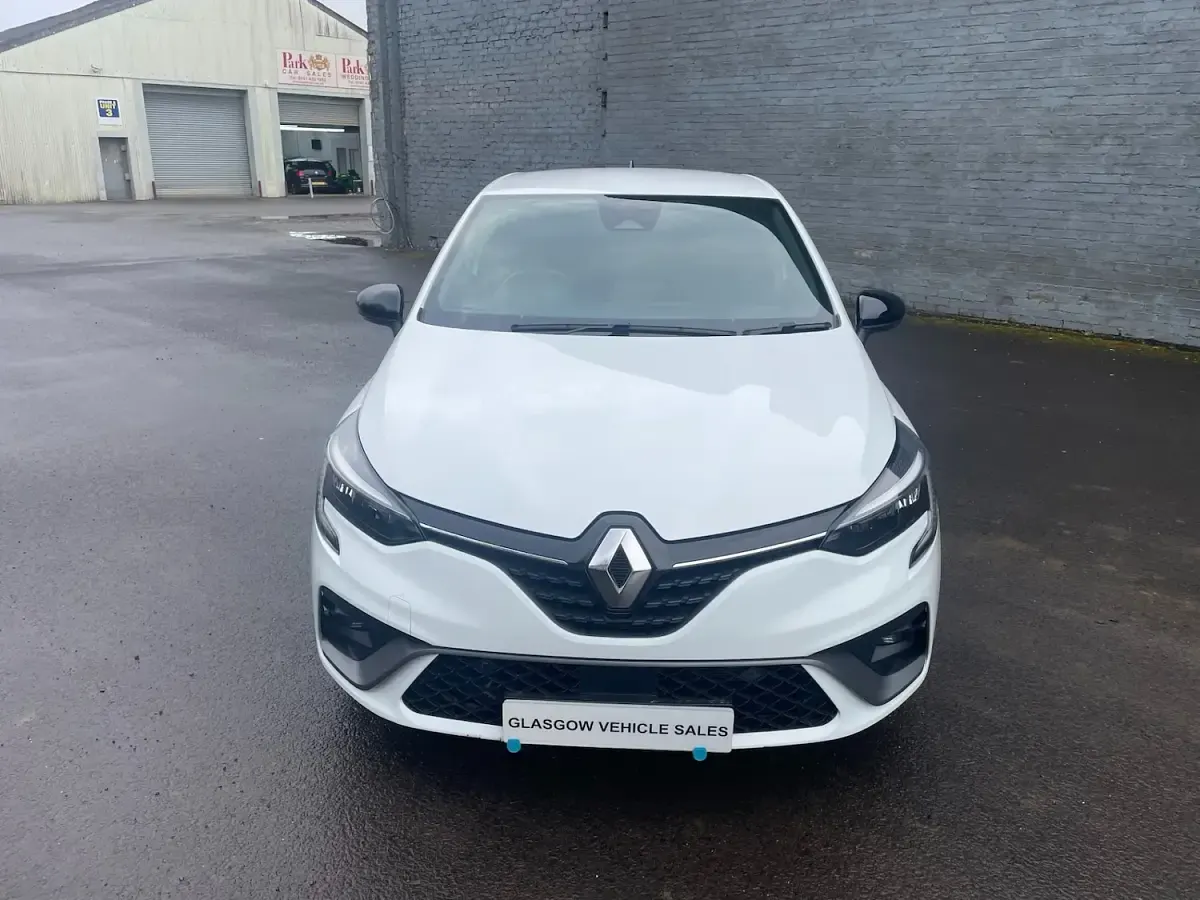 Used Renault Clio RS Line 90 HP (66 kW) 2023 White Hatchback