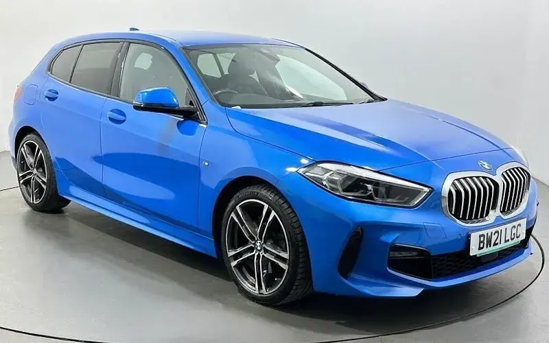 Begagnad BMW 118 M Sport 136 HK (100 kW) 2021 Halvkombi