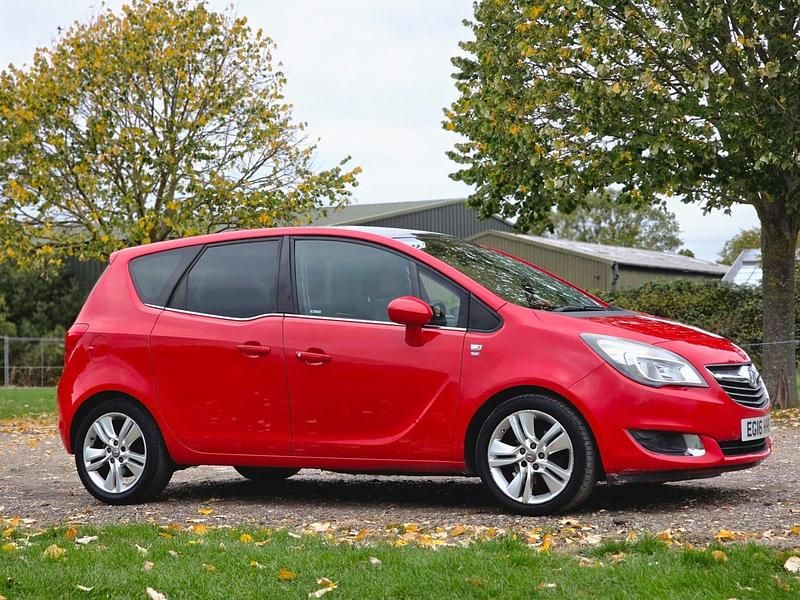 Used Vauxhall Meriva 120 HP (88 kW) 2016 Red MPV