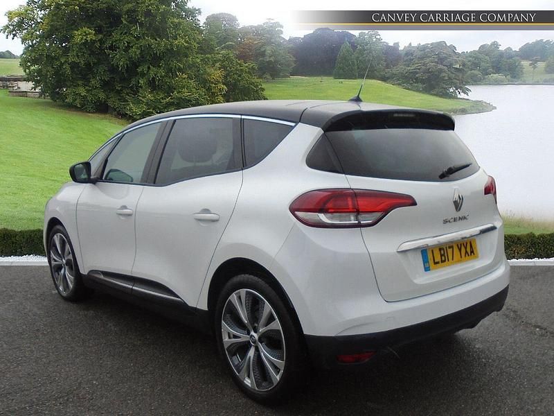 Used Renault Scénic IV Dynamique 2017 White/black MPV