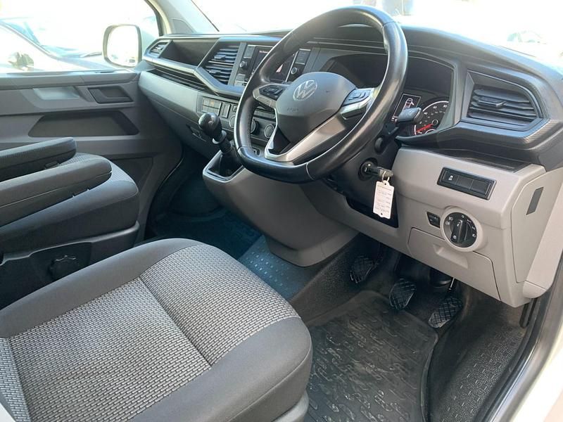 Used VW Transporter Highline 150 HP (110 kW) 2022 White Van