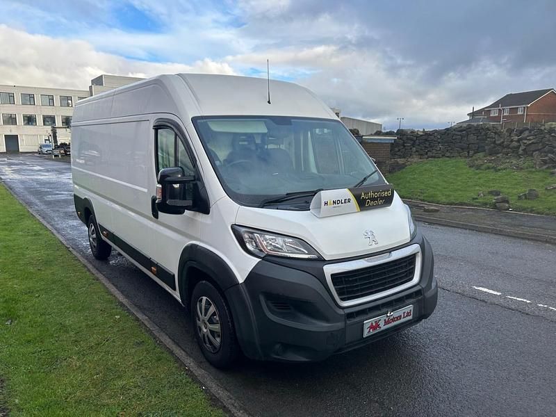 Used Peugeot Boxer 130 HP (95 kW) 2019 White Van
