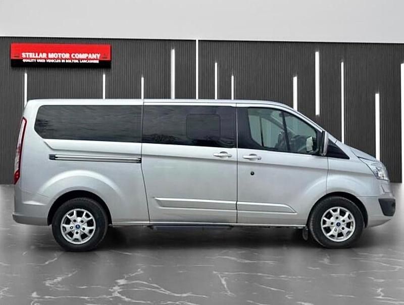 Used Ford Tourneo Titanium 125 HP (91 kW) 2015 Silver MPV