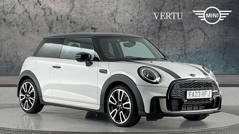 White Used 2022 Mini Cooper Hatch Hatchback | £21,698 (Expensive) - Image 1/3
