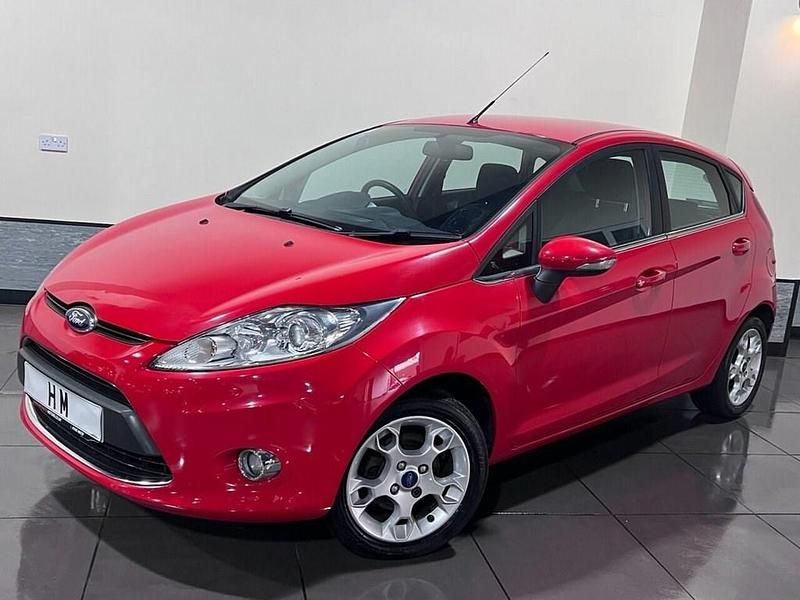 Red Used 2012 Ford Fiesta Zetec Hatchback | £5,195 (Fair price) - Image 1/4