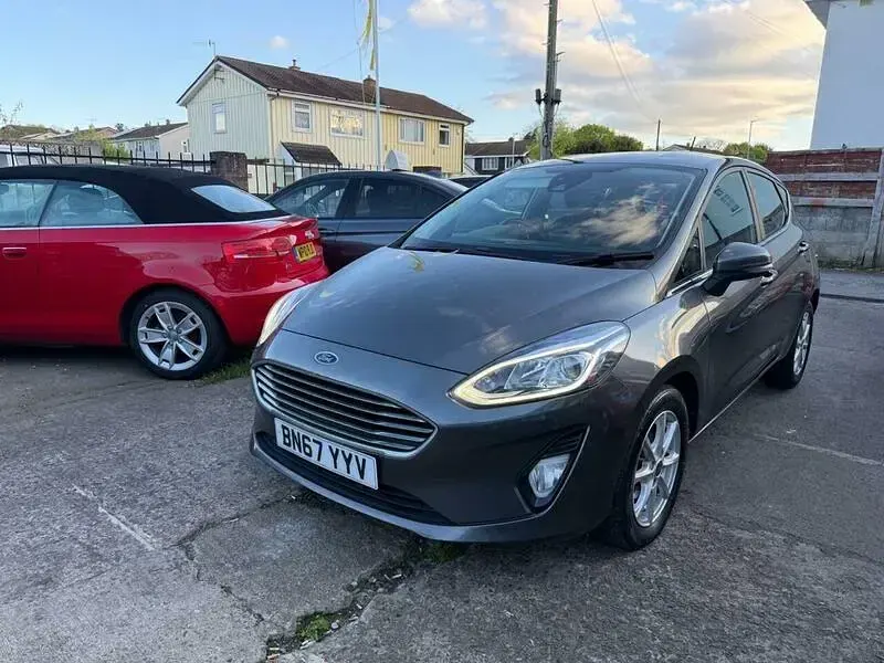 Used Ford Fiesta Zetec 100 HP (73 kW) 2017 Grey Hatchback