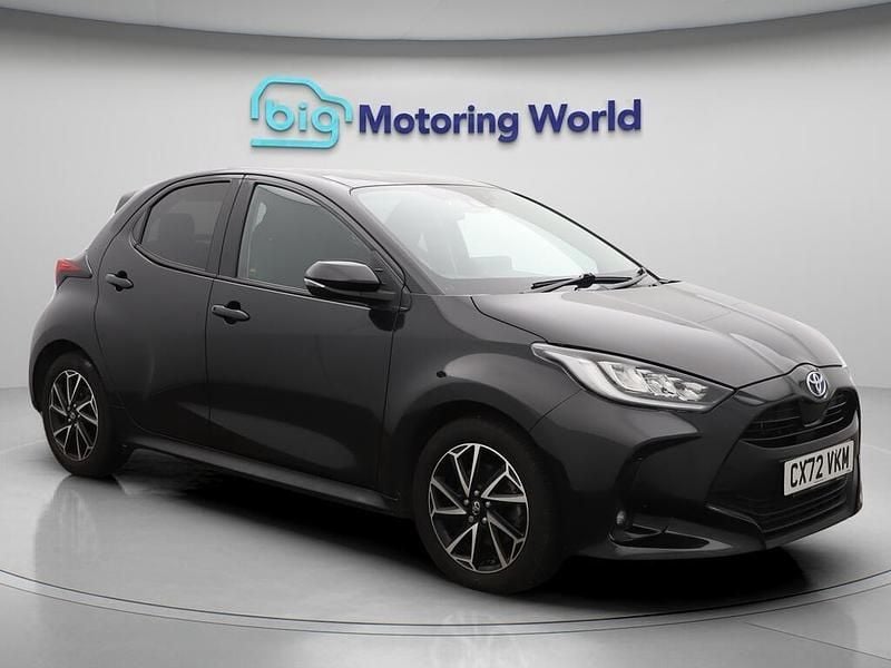 Black Used 2022 Toyota Yaris Hybrid Design Hatchback | £14,150 (Fair price) - Image 1/4