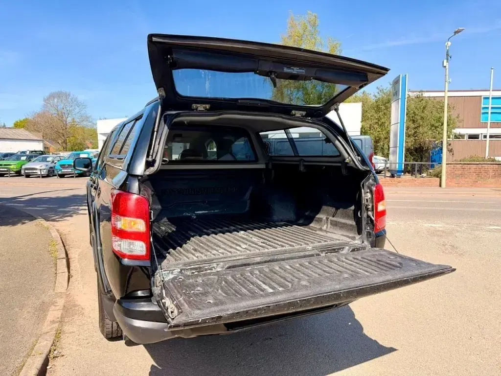 Usado Mitsubishi L200 181 HP (133 kW) 2019 Preto Pickup