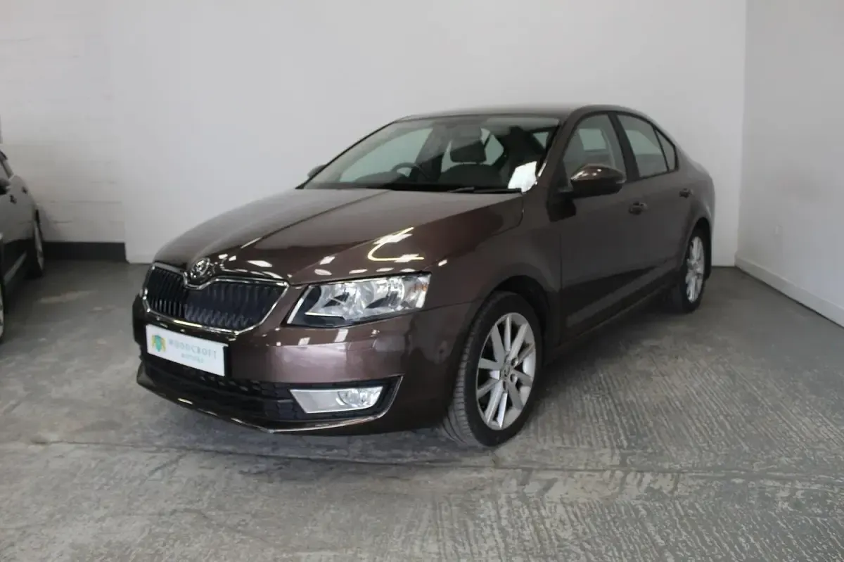 Used Skoda Octavia Elegance 2014 Brown Hatchback