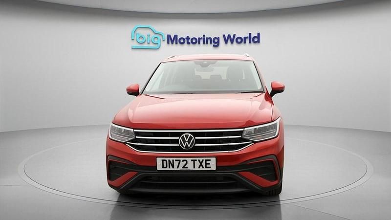 Used VW Tiguan Allspace S 150 HP (110 kW) 2022 Red SUV
