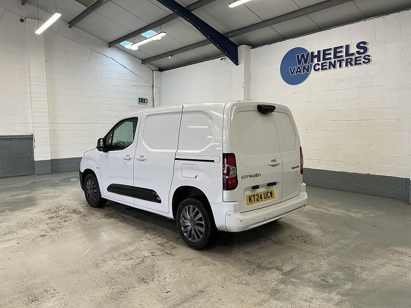 Used Citroën Berlingo 100 HP (73 kW) 2024 White MPV