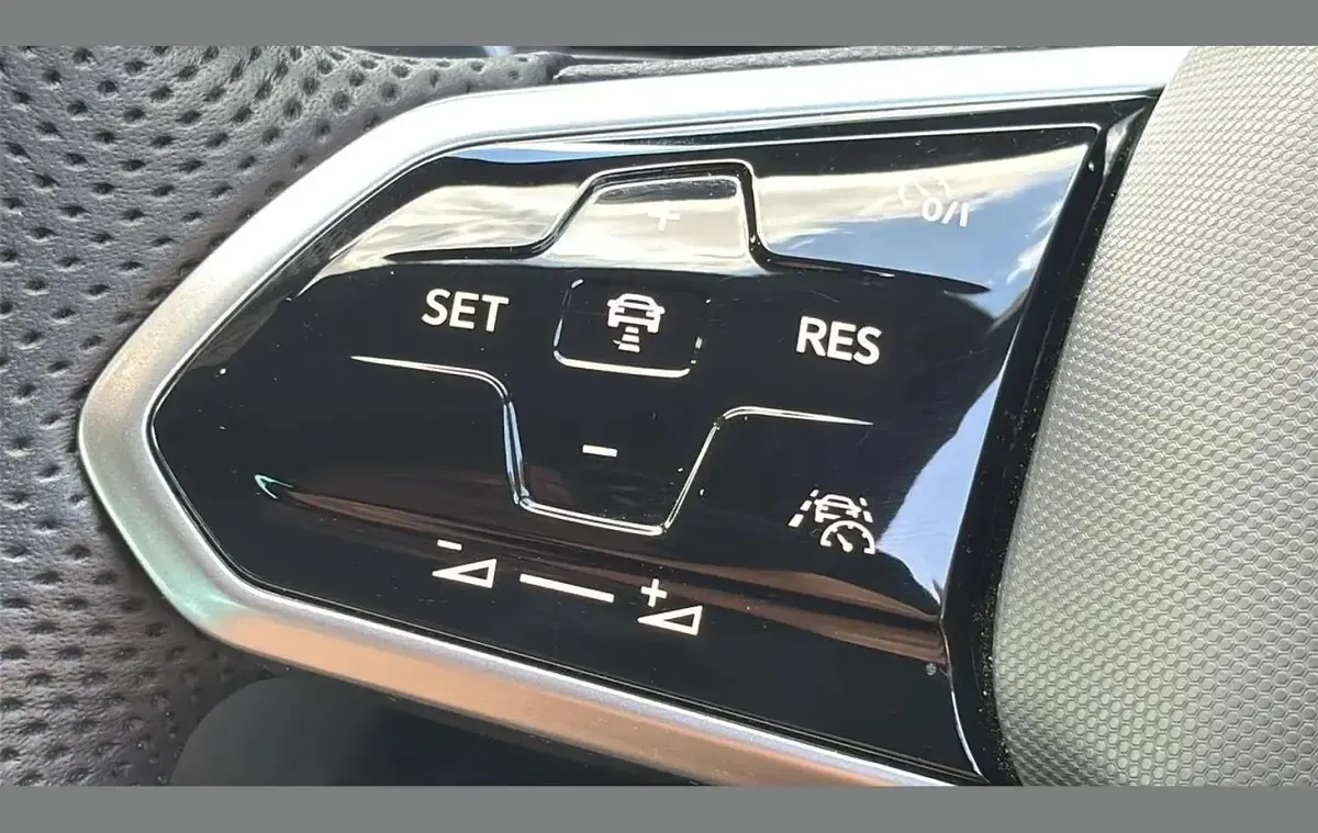Used VW Tiguan R-line 245 HP (180 kW) 2023 Black SUV