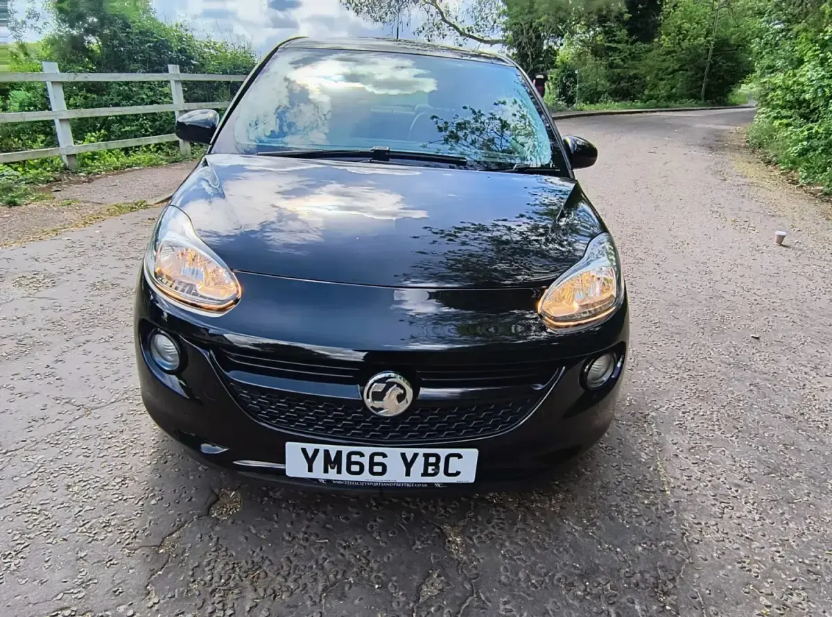 Usado Vauxhall Adam 2017 Preto Citadino