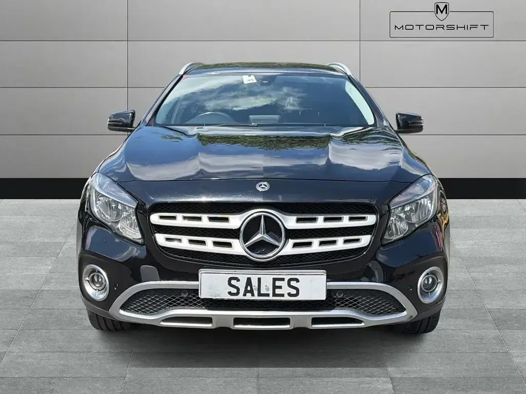 Used Mercedes GLA200 Executive 136 HP (100 kW) 2018 Black SUV