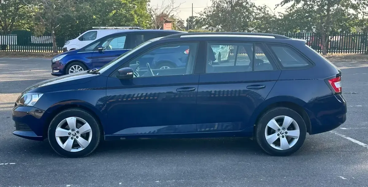 Used Skoda Fabia SE 90 HP (66 kW) 2017 Blue Estate