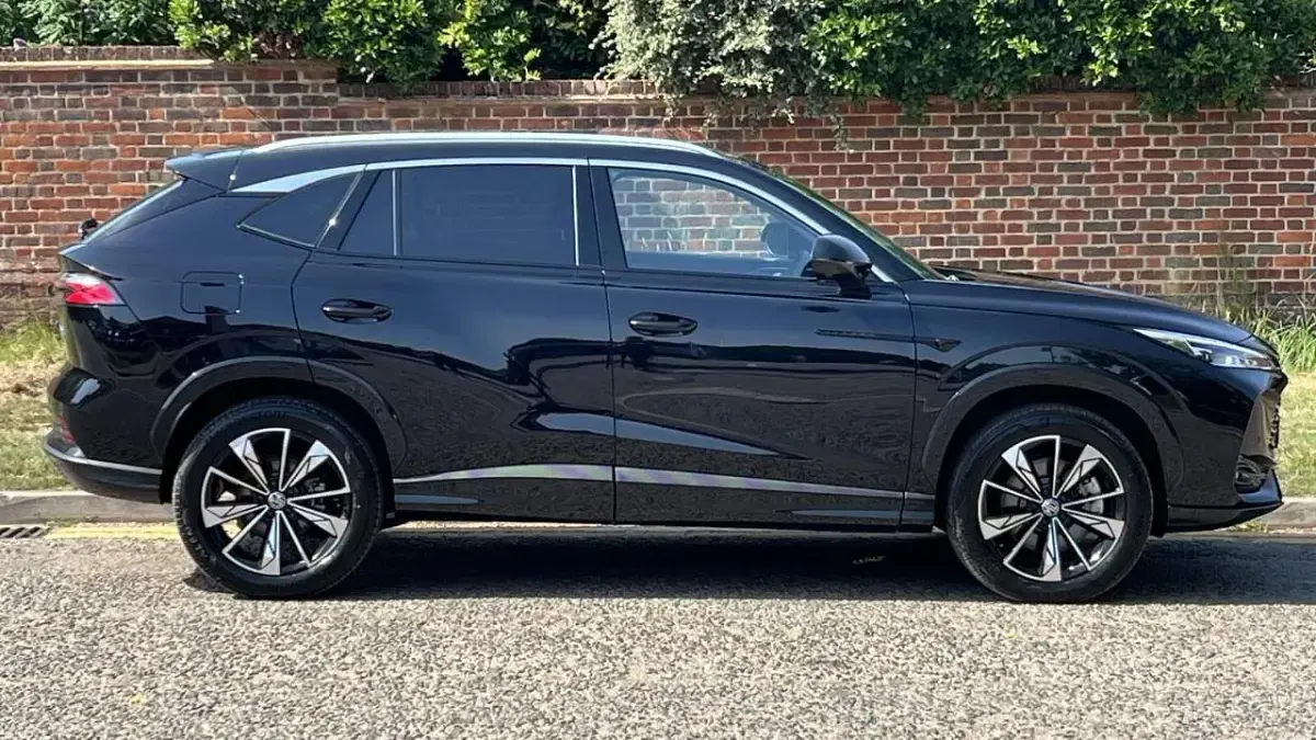 Used MG HS Trophy 221 HP (162 kW) 2025 Black SUV