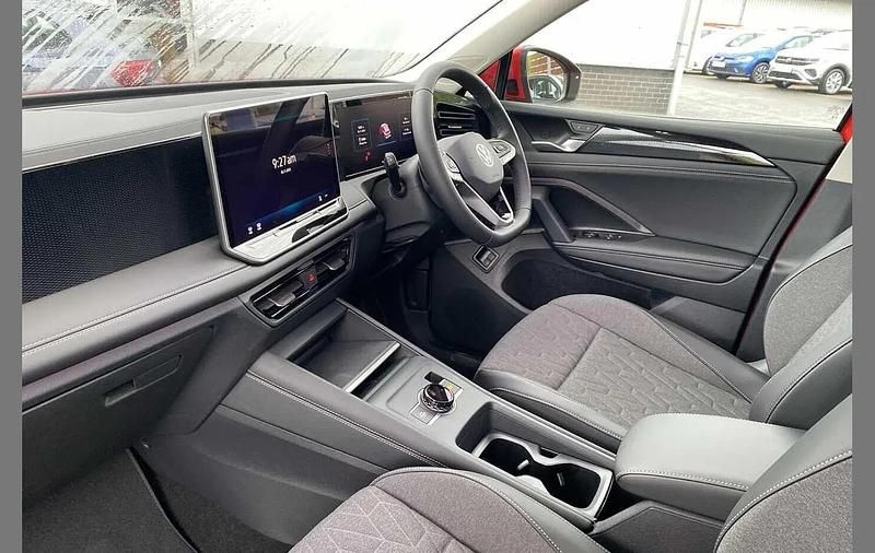 Używany VW Tiguan Match 204 KM (150 kW) 2025 Czerwony SUV