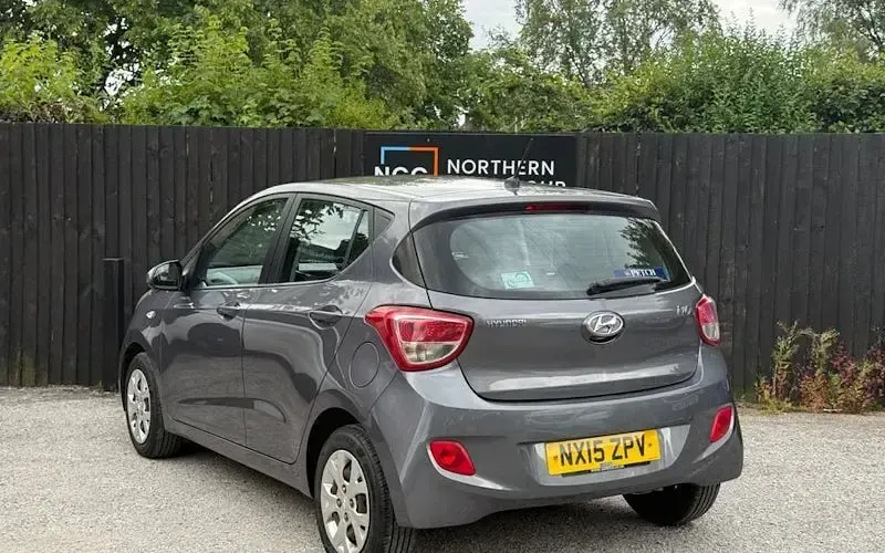 Used Hyundai i10 SE 67 HP (49 kW) 2015 Grey Hatchback