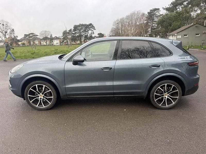 Used Porsche Cayenne 340 HP (250 kW) 2018 Blue SUV