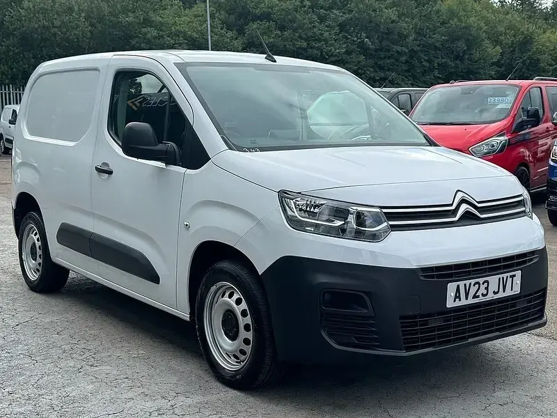 Used Citroën Berlingo 100 HP (73 kW) 2023 White MPV