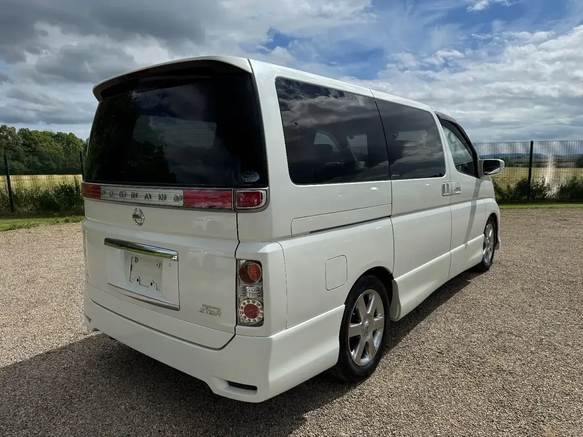 Used Nissan Elgrand 2008 White