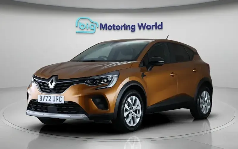 Used Renault Captur Iconic 91 HP (66 kW) 2022 Orange SUV